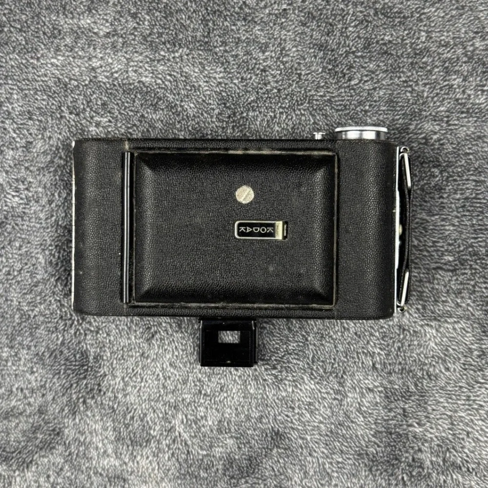 Vintage Kodak Vigilant Junior Six-20 Folding Camera 620 Film Art Deco